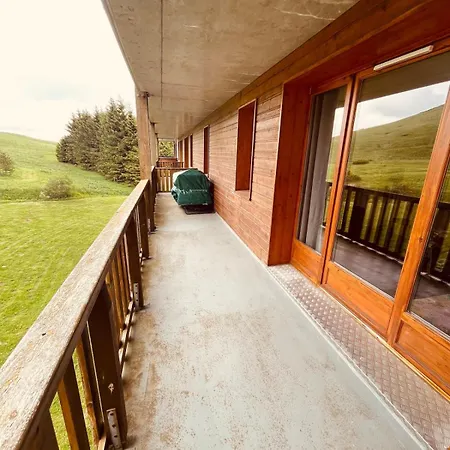 Les Matins Du Sancy 5 Pers Piscine ベス・エ・サンタナステーズ